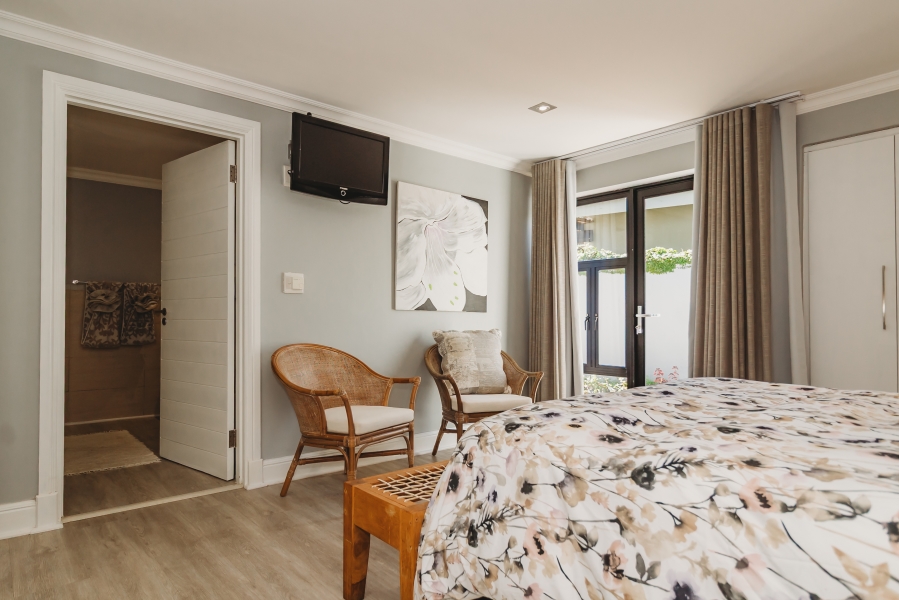 4 Bedroom Property for Sale in Herolds Bay Western Cape